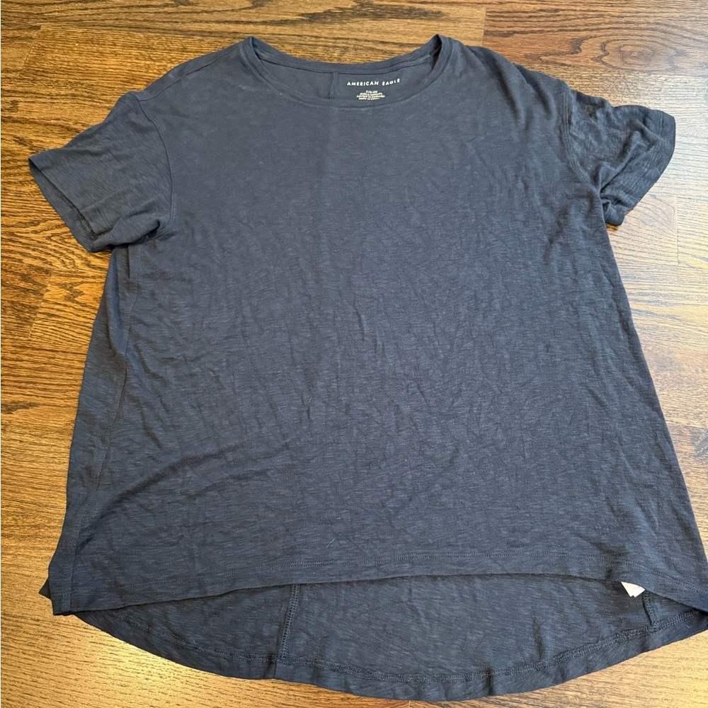 American Eagle tee size small
